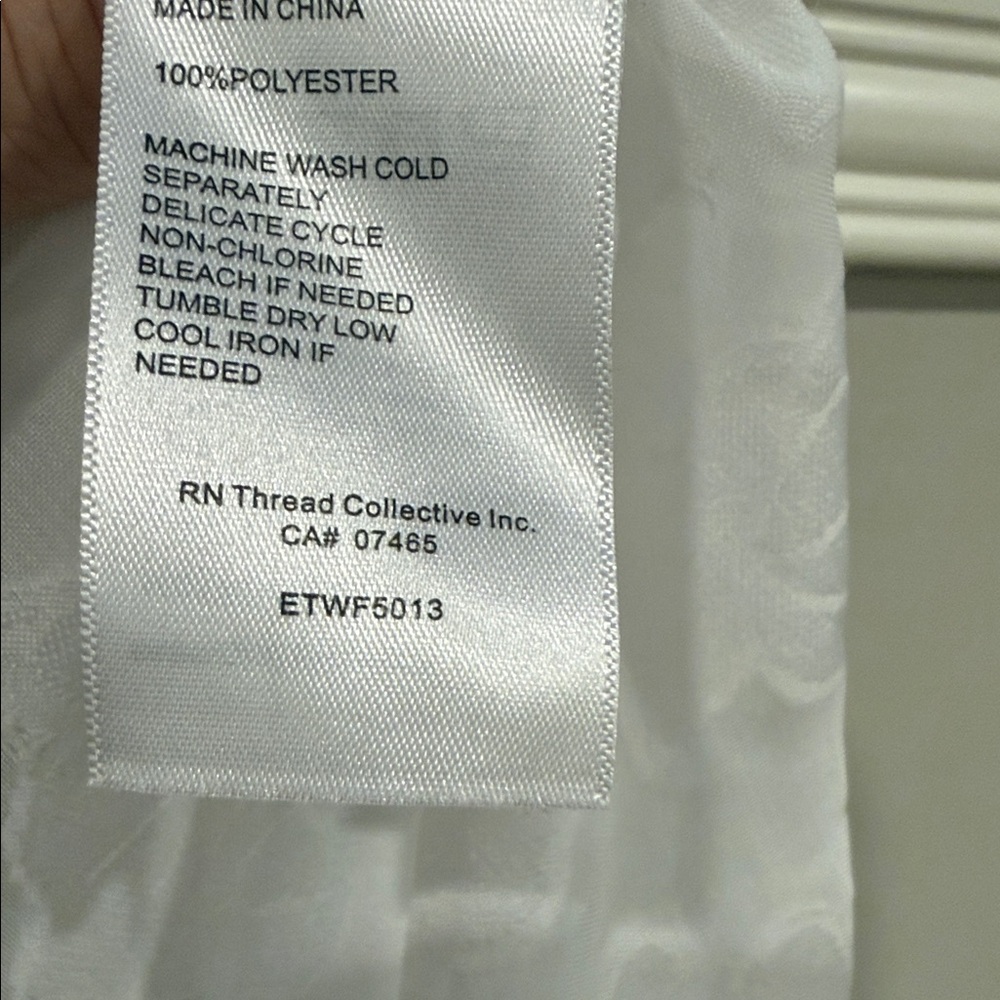 NWOT Ellen Tracy White Floral Blouse - Picture 8 of 8